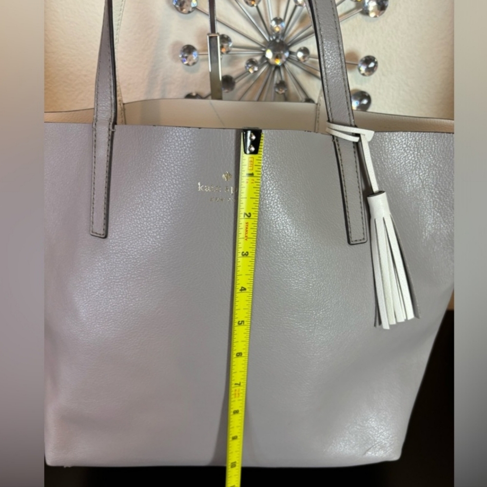 Kate Spade tote with tastle H-10 Width-12.5 - Picture 9 of 11